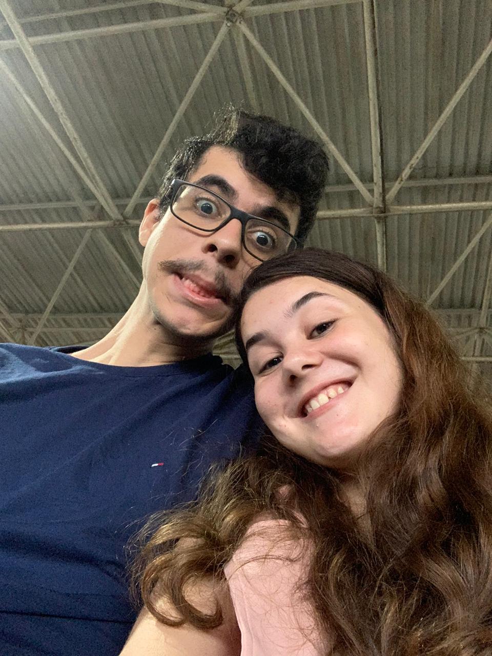 Caretas no ginásio
